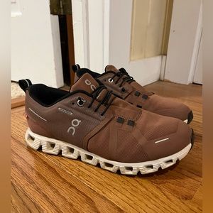 On Running On Cloud Waterproof 5 in Cocoa - Womens Size 8